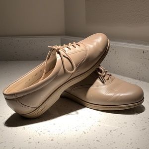 SAS shoes size 9 1/2